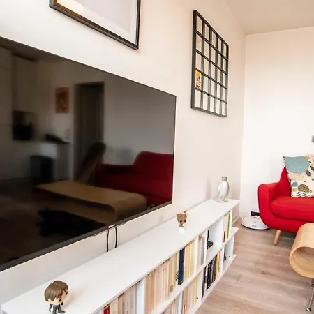 Beautiful Near Buttes Chaumont Apartment *